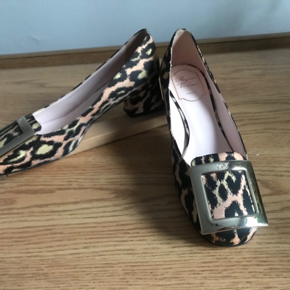 ROGER VIVIER Tres Vivier Leopard  Pumps - Picture 4 of 7